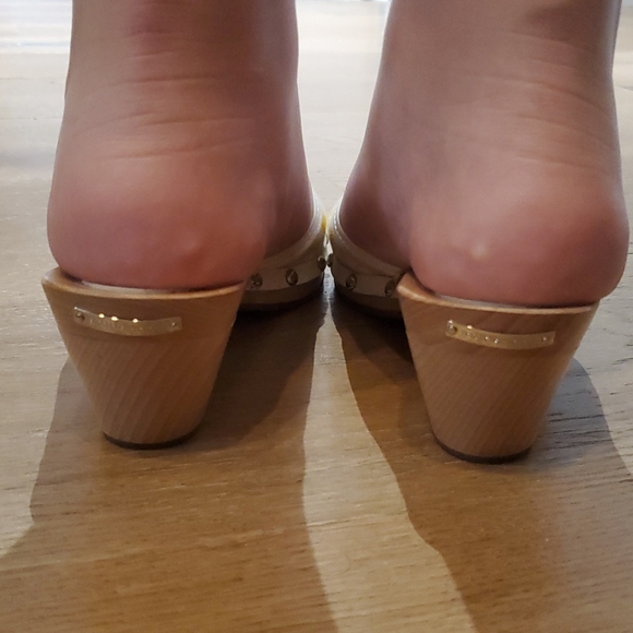 Authentic Burberry clog - Picture 5 of 8